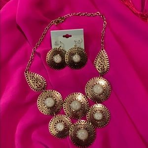 Fashion necklace and earring set